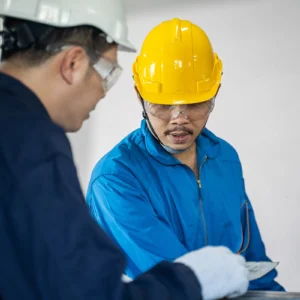 Vietnamese used between an employee and his boss